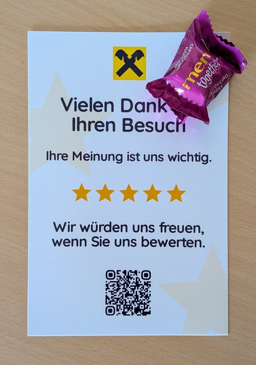 Bewertungsflyer mit QR-Code und kleiner Aufmerksamkeit